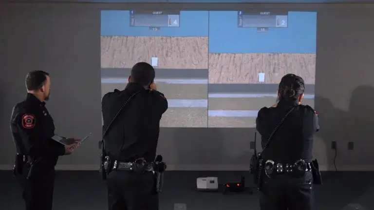 Laser Shot SIMRange kullanılarak gerçekleştirilen kolluk kuvvetleri atış simülasyon eğitimi