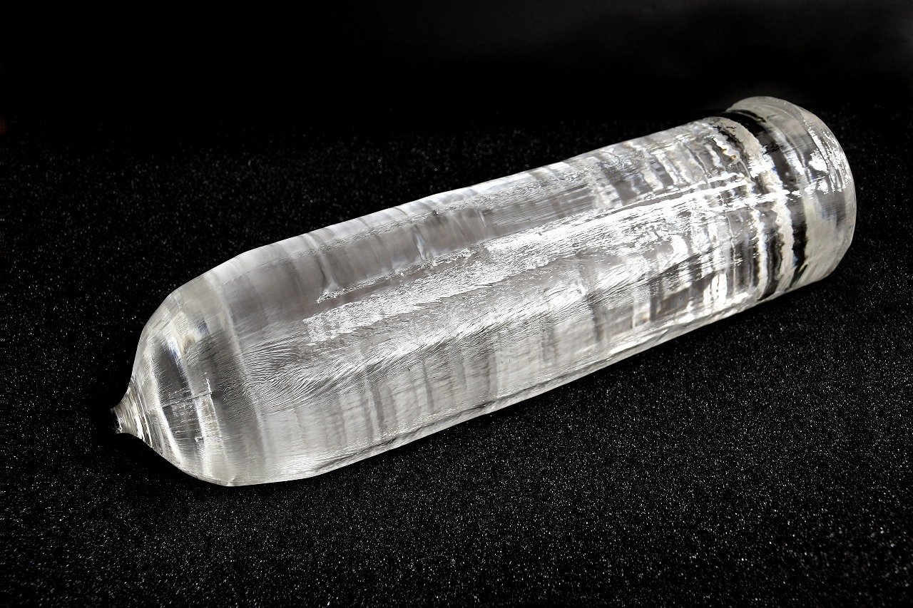 OXIDE lazer ve fotonik uygulamaları için üretilen büyük boy doğrusal olmayan optik kristal boulesi