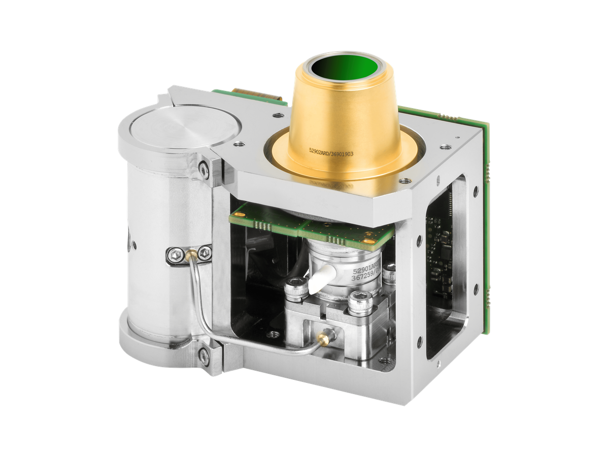 LYNRED SEEGNUS MW SL cooled MWIR detector